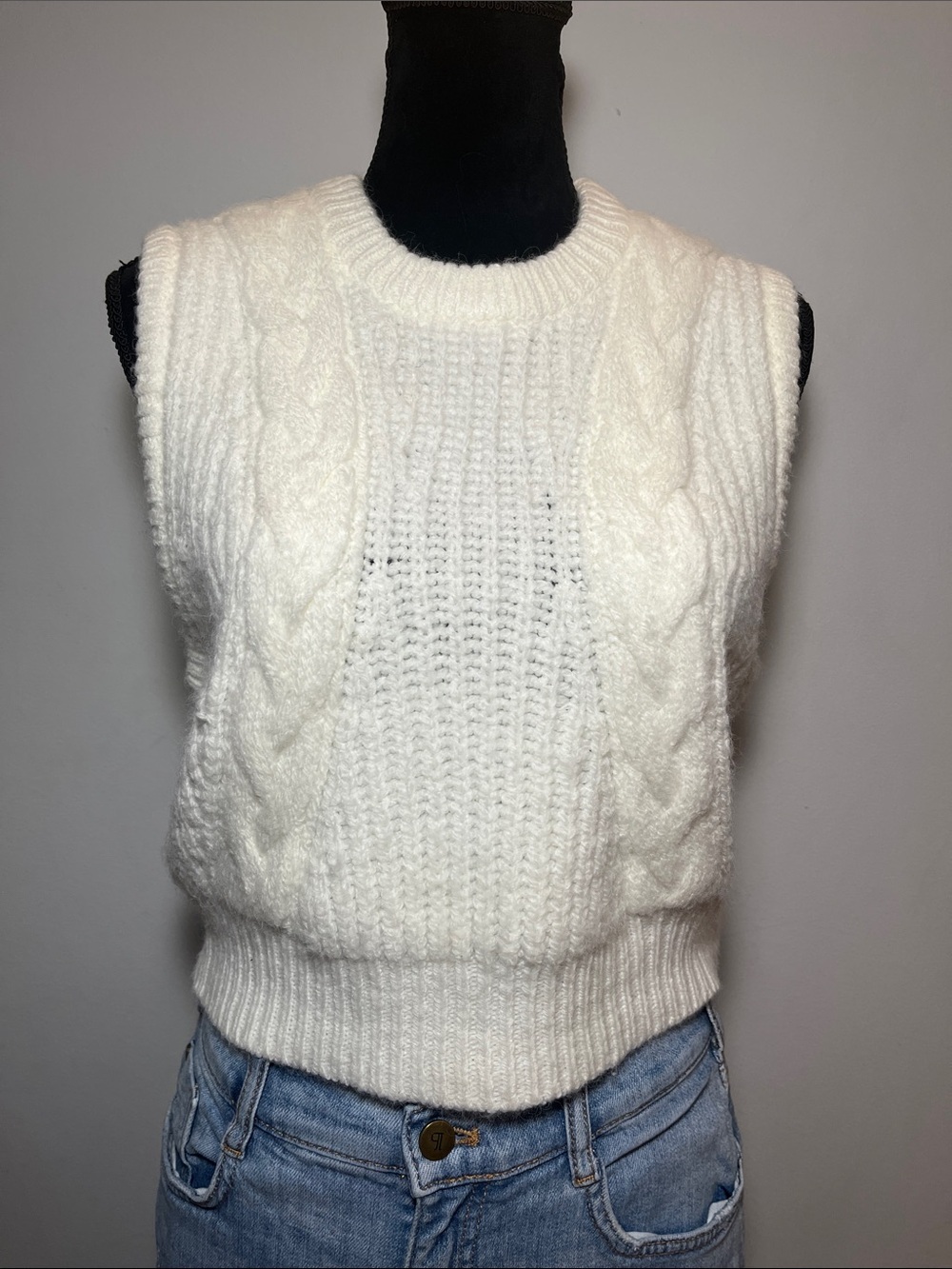 Sundance Cream Cable Knit Sleeveless Sweater, size PM​